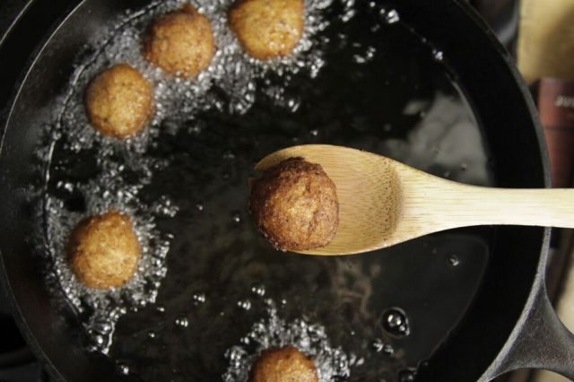 Frying Blackeye Pea Fritters