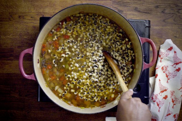 Southern Blackeye Peas cooking