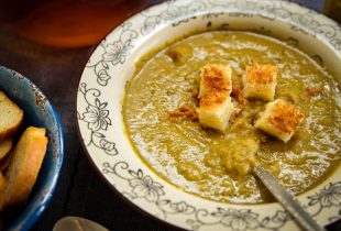 a bowl of spilt pea ham soup