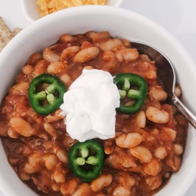 a bowl of vegetarian pinto bean chili