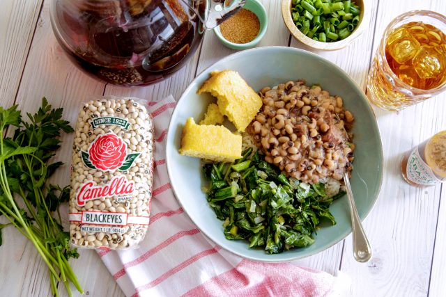 a bowl of instant pot new orleans style blackeye peas