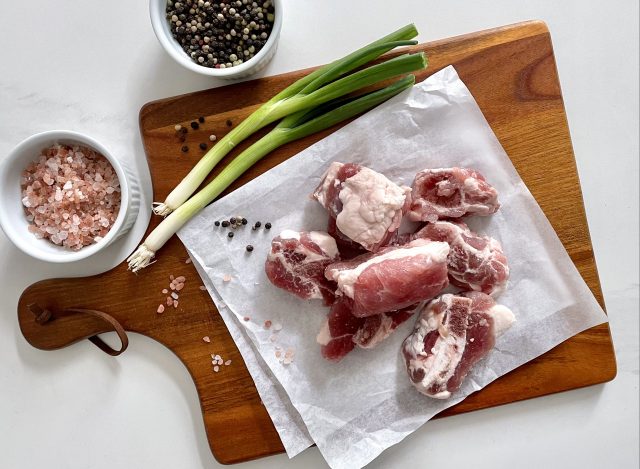 Popular in the South and especially among Louisiana cooks, pig tips are the meaty chunks from the underside of spare ribs that contain cartilage but no bone.